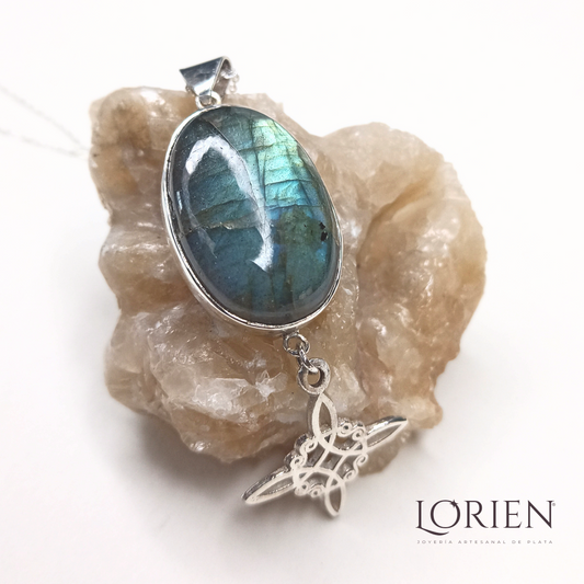 "Canto Azul" necklace with witch's knot, in 925 silver