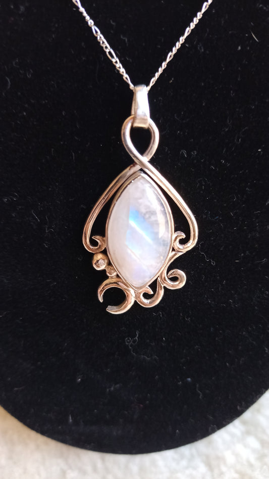 Collar "Moonlight Deluxe" Con piedra de luna y plata 925