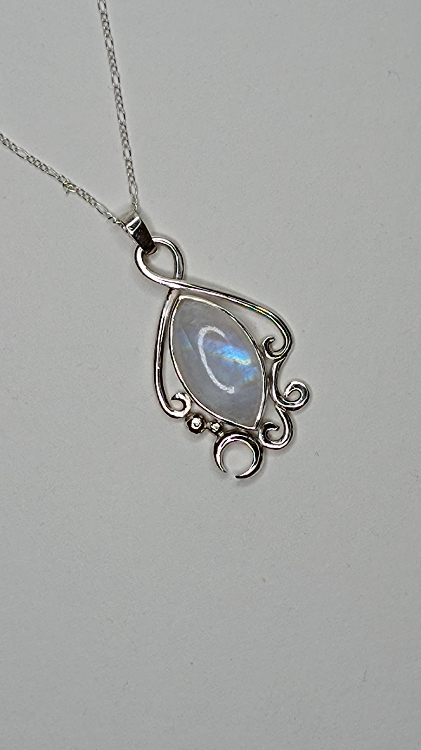 Collar "Moonlight Deluxe" Con piedra de luna y plata 925